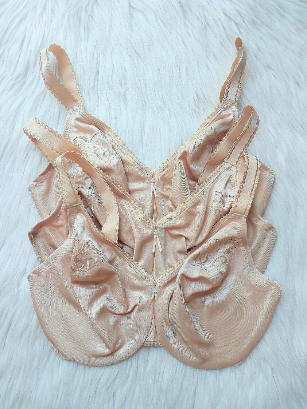 Wacoal Light Beige/ Nude Minimizer Bras, 32DDD (~32F)